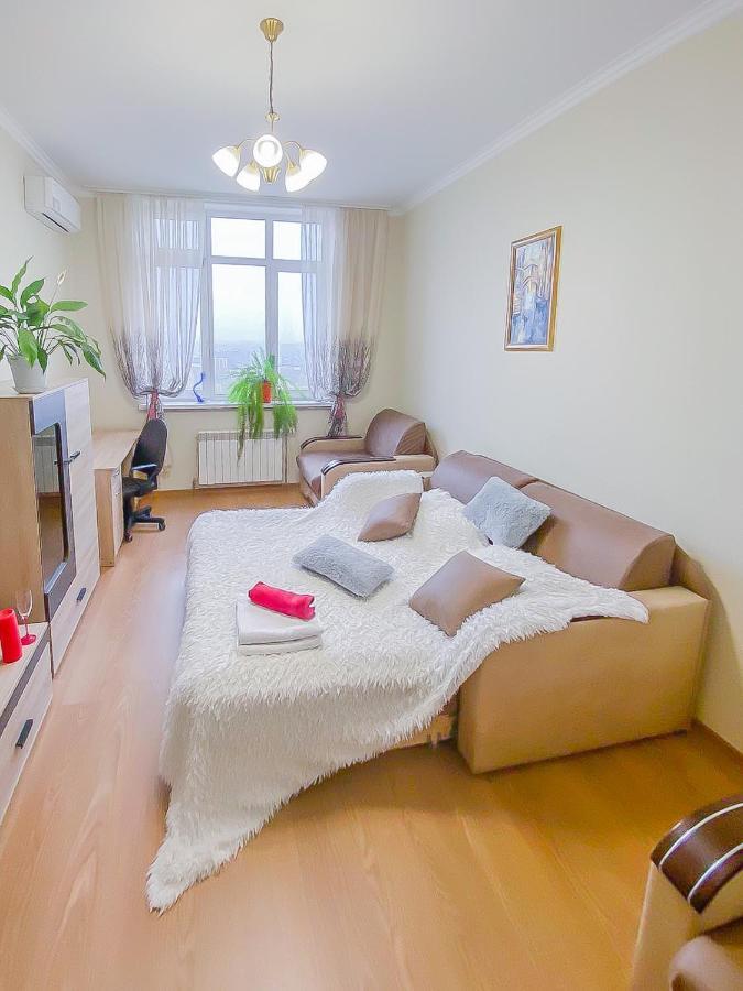 Rent 2 Min Metro Chernihivska Апартаменты Киев