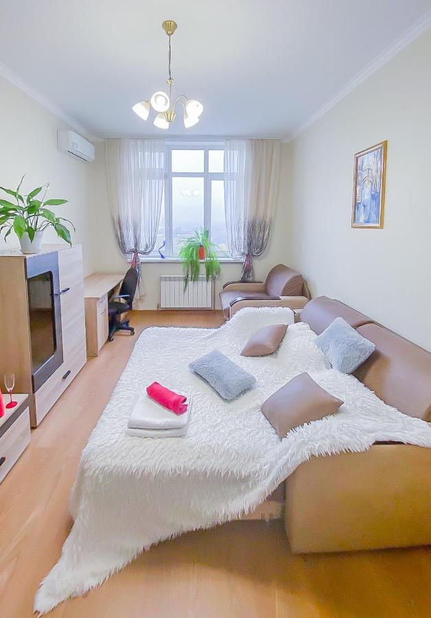 Rent 2 Min Metro Chernihivska