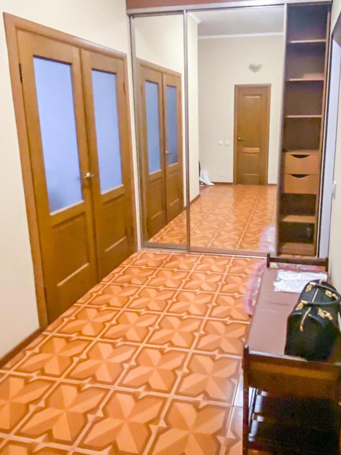 Rent 2 Min Metro Chernihivska