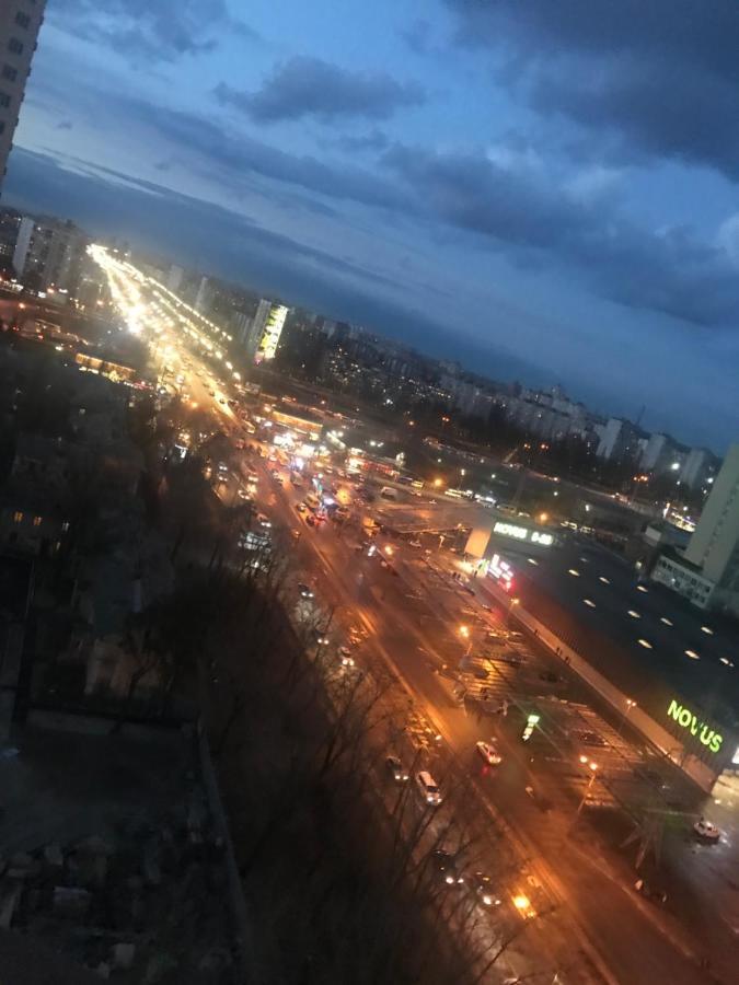 Rent 2 Min Metro Chernihivska Апартаменты
